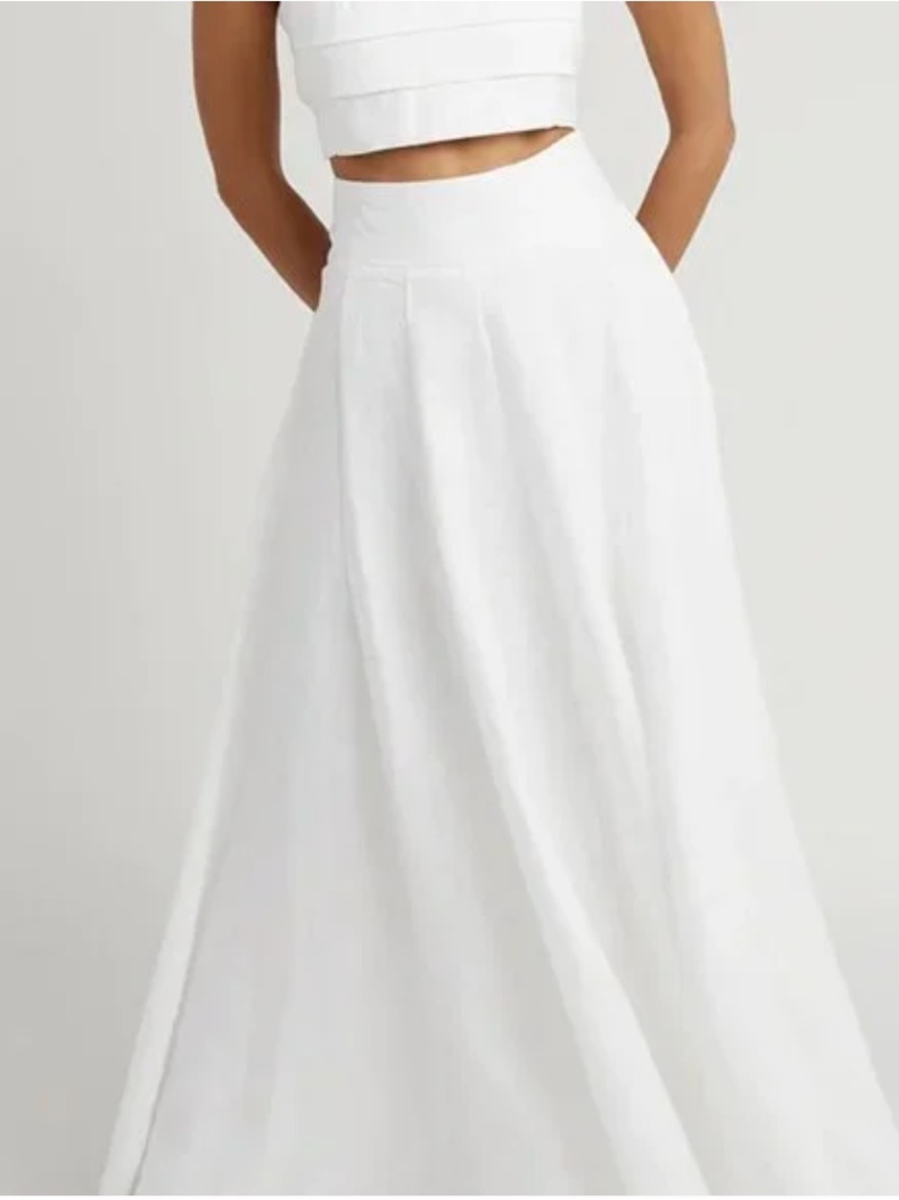 DISSH Aisle white linen crop top and long skirt set - Picture 4 of 10